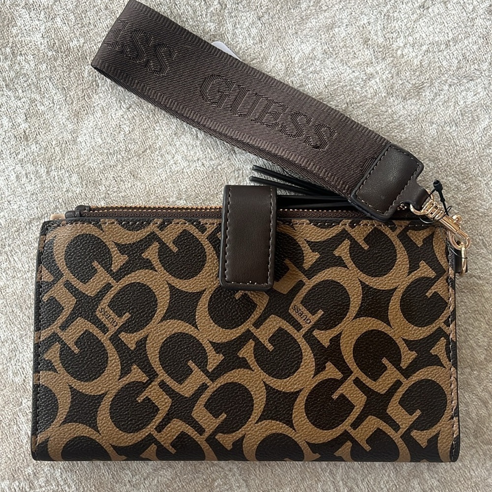Brand New Guess Two Tone Brown Cappuccino Logo Wristlet Wallet Phone Holder - Picture 7 of 16